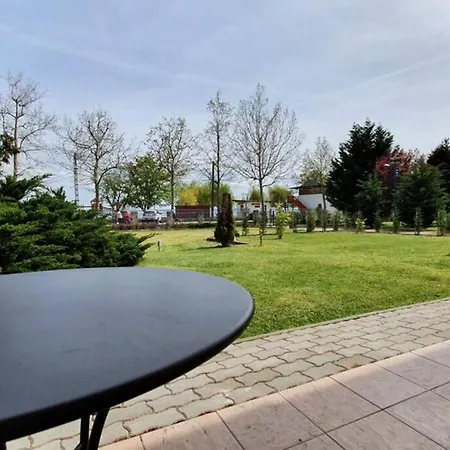 Igenyes 4 Fos Koezvetlen A Strandnal Daire Csopak